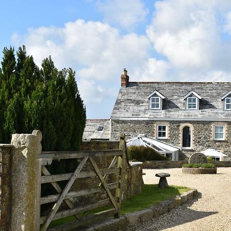 Treveighan Farmhouse Saint Teath Exteriör bild